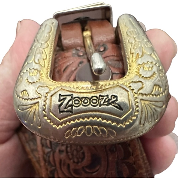 NOCONA BRAND BEAUTIFUL LEATHER TOOLED FLORAL BELT WITH DOUBLE MEDAL BELT LOOP - Picture 7 of 11